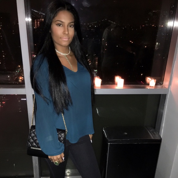 Meet your Posher, Laura - Picture 1 of 1